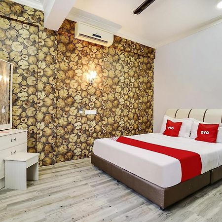 Capital O 90490 Zaques Hotel سونغاي بيتاني المظهر الخارجي الصورة