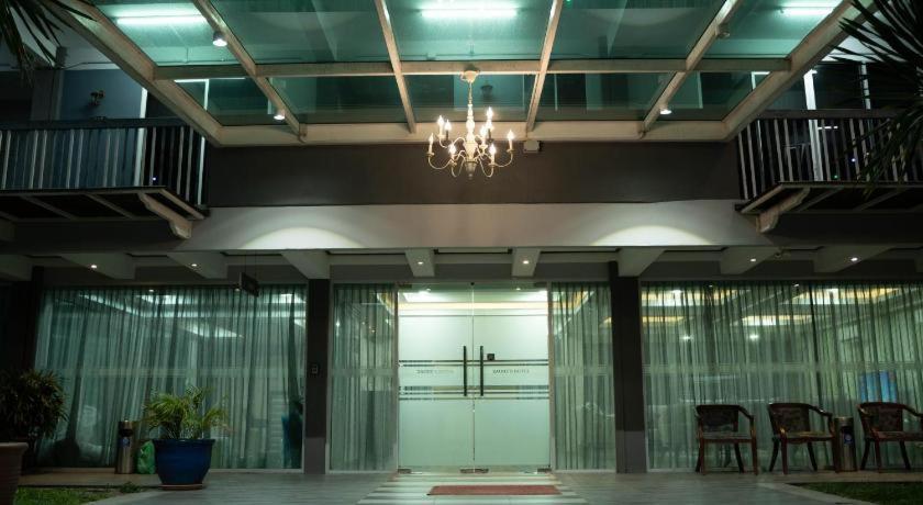 Capital O 90490 Zaques Hotel سونغاي بيتاني المظهر الخارجي الصورة